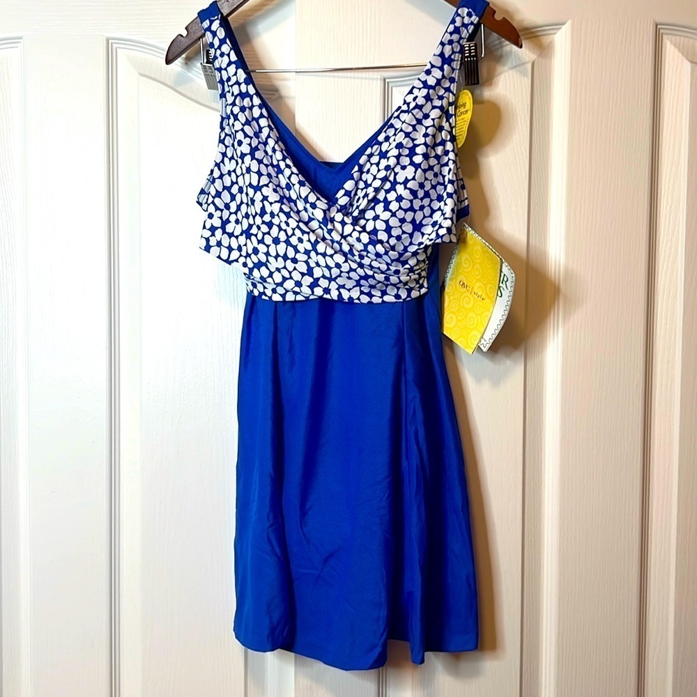 Swim / It Figures! Slender Thighs 60's Floral Empire One Piece.  NWT